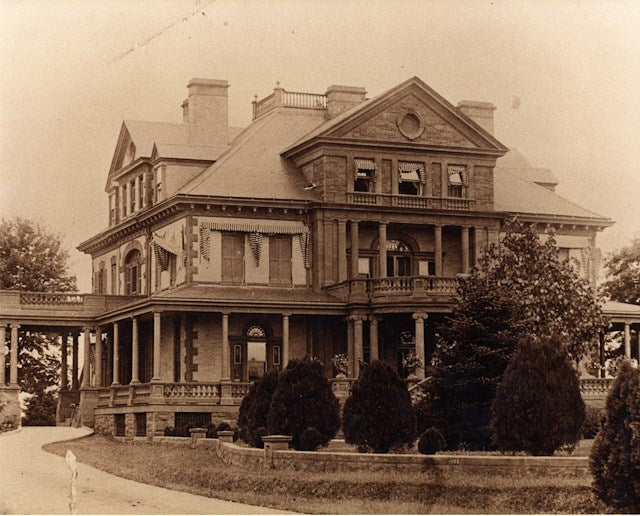 Contribute to the ongoing preservation of Annaburg. Your gift of $25 or more will help preserve this local landmark and continue to make the house and grounds accessible to the community.