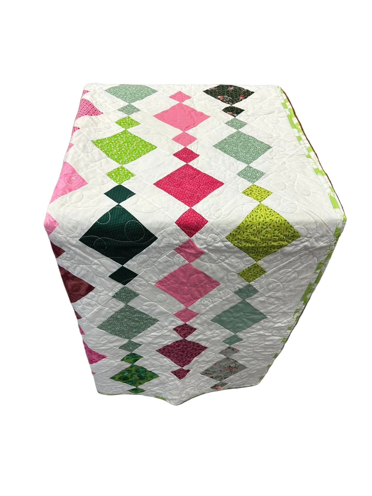 Colorful quilt with geometric pattern